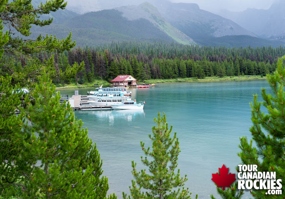 Maligne Lake's different Boat Tour Rentals