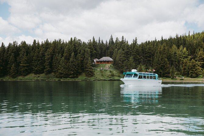 Jasper Maligne Lake Boat Cruise